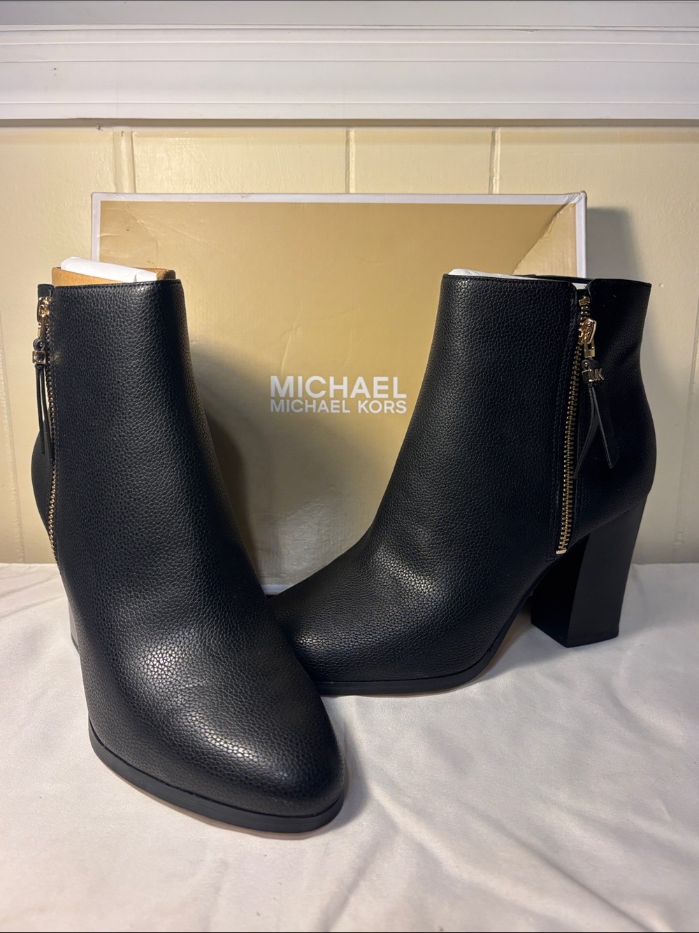 NIB Michael Kors Britt Faux Leather Ankle Boots Black Heeled Booties Sz 9